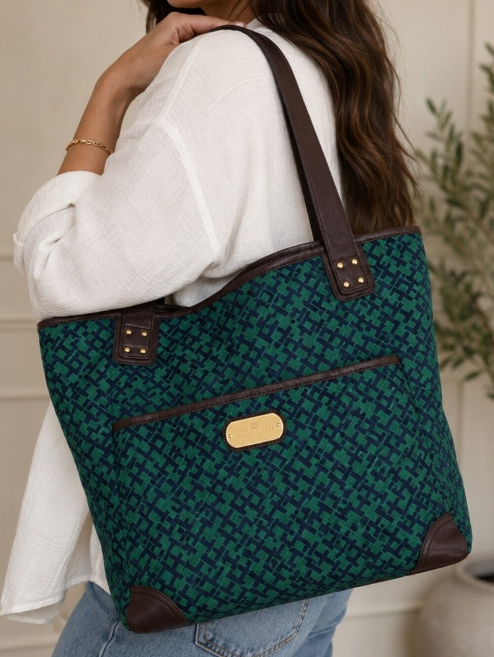 Tommy Hilfiger Signature Monogram Handbag/Tote